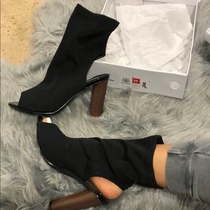 ‼️😍Open Toe Booties‼️